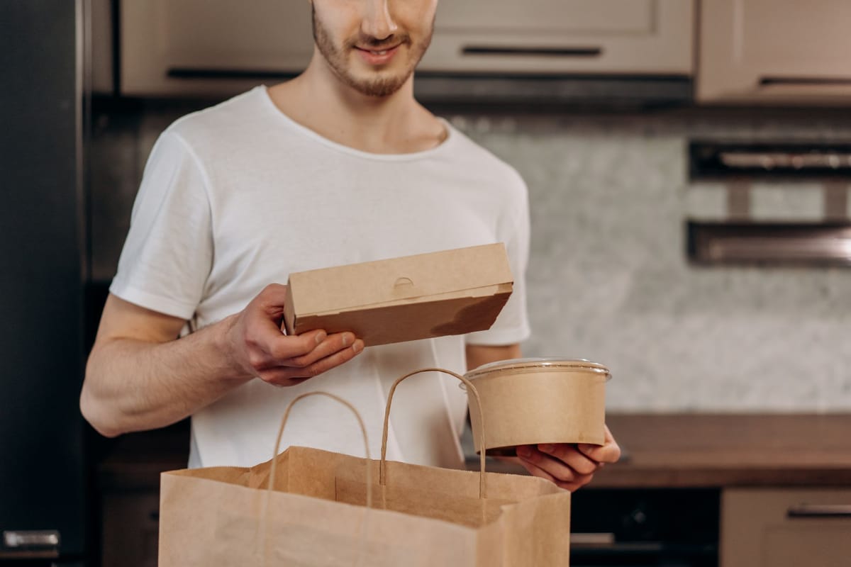 Kraft takeaway boxes with food